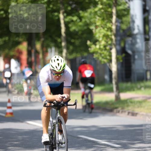 10.08.2025 - GEWOBA Citytriathlon Bremen Yannick Fuchs http://msf.ph/oto/8547985 10.08.2025 12:12:27 Radfahren 692, 751, 769, 875, 932, 1012 meine-sportfotos.de