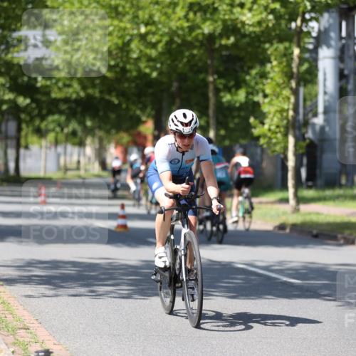 10.08.2025 - GEWOBA Citytriathlon Bremen Yannick Fuchs http://msf.ph/oto/8547986 10.08.2025 13:09:23 Radfahren 735, 973, 977, 1006 meine-sportfotos.de