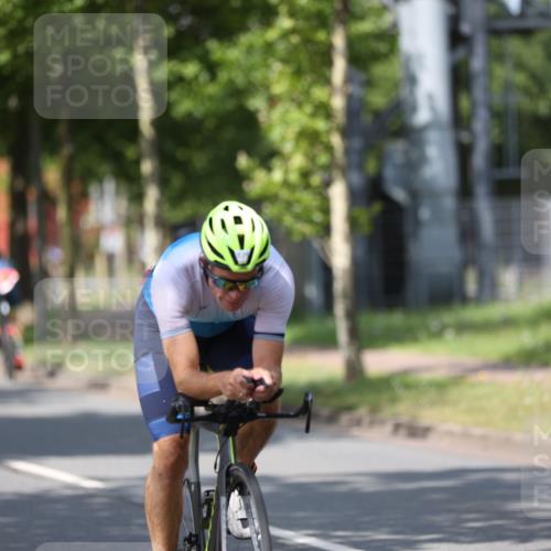 10.08.2025 - GEWOBA Citytriathlon Bremen Yannick Fuchs http://msf.ph/oto/8547987 10.08.2025 12:12:27 Radfahren 692, 751, 769, 875, 932, 1012 meine-sportfotos.de