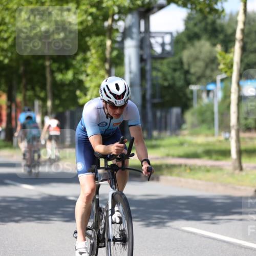 10.08.2025 - GEWOBA Citytriathlon Bremen Yannick Fuchs http://msf.ph/oto/8547991 10.08.2025 13:09:23 Radfahren 735, 973, 977, 1006 meine-sportfotos.de