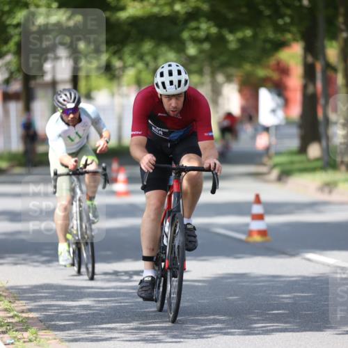 10.08.2025 - GEWOBA Citytriathlon Bremen Yannick Fuchs http://msf.ph/oto/8547992 10.08.2025 12:12:33 Radfahren 692, 769, 851, 875, 932, 1012 meine-sportfotos.de
