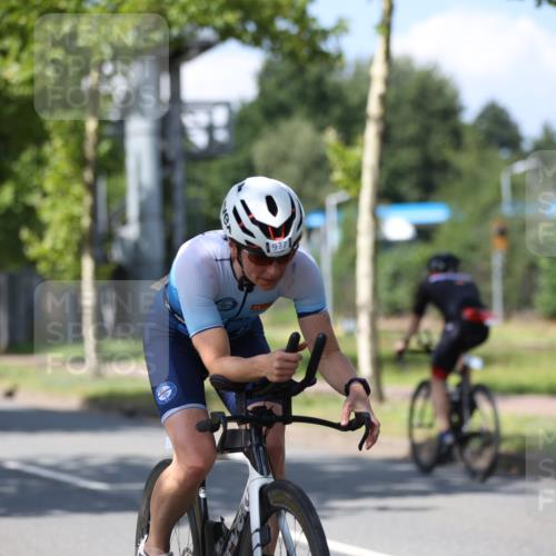 10.08.2025 - GEWOBA Citytriathlon Bremen Yannick Fuchs http://msf.ph/oto/8547993 10.08.2025 13:09:23 Radfahren 735, 973, 977, 1006 meine-sportfotos.de