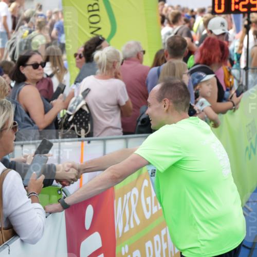 10.08.2025 - GEWOBA Citytriathlon Bremen H.Heesch http://msf.ph/oto/8548016 10.08.2025 11:32:52 Ziel  meine-sportfotos.de