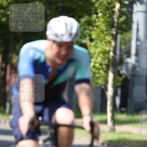 10.08.2025 - GEWOBA Citytriathlon Bremen Yannick Fuchs http://msf.ph/oto/8548018 10.08.2025 13:09:40 Radfahren 681, 770, 942 meine-sportfotos.de