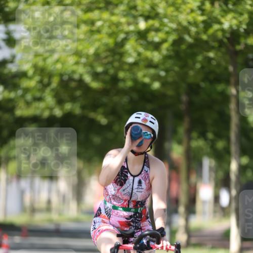 10.08.2025 - GEWOBA Citytriathlon Bremen Yannick Fuchs http://msf.ph/oto/8548022 10.08.2025 13:09:42 Radfahren 681, 770, 942 meine-sportfotos.de