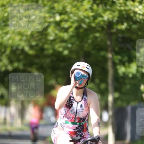 10.08.2025 - GEWOBA Citytriathlon Bremen Yannick Fuchs http://msf.ph/oto/8548026 10.08.2025 13:09:42 Radfahren 681, 770, 942 meine-sportfotos.de