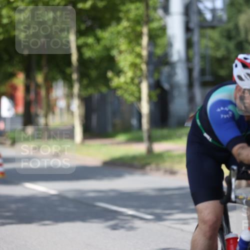 10.08.2025 - GEWOBA Citytriathlon Bremen Yannick Fuchs http://msf.ph/oto/8548036 10.08.2025 12:12:39 Radfahren 640, 692, 769, 851, 875, 885, 1012 meine-sportfotos.de