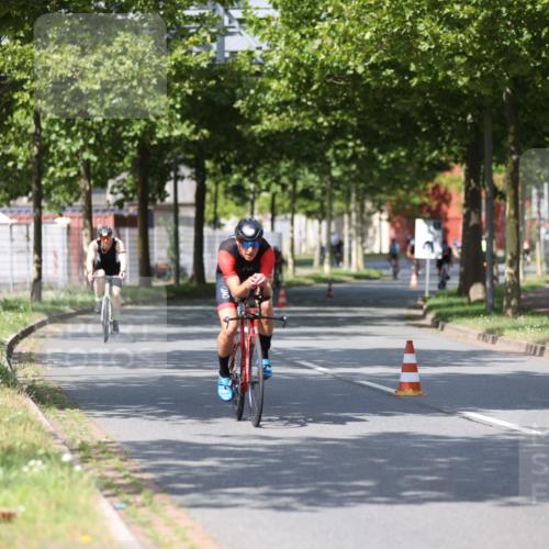 10.08.2025 - GEWOBA Citytriathlon Bremen Yannick Fuchs http://msf.ph/oto/8548049 10.08.2025 12:12:42 Radfahren 640, 692, 769, 771, 851, 885, 1012 meine-sportfotos.de