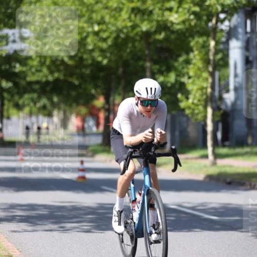 10.08.2025 - GEWOBA Citytriathlon Bremen Yannick Fuchs http://msf.ph/oto/8548053 10.08.2025 13:10:07 Radfahren 642, 763, 776, 919, 922, 947, 1037 meine-sportfotos.de