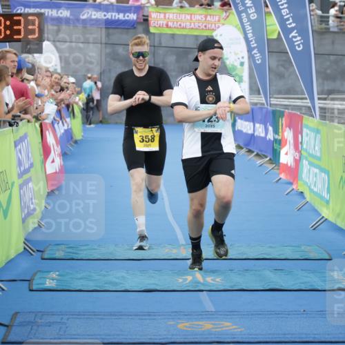 10.08.2025 - GEWOBA Citytriathlon Bremen H.Heesch http://msf.ph/oto/8548055 10.08.2025 11:33:15 Ziel 1, 123, 358 meine-sportfotos.de