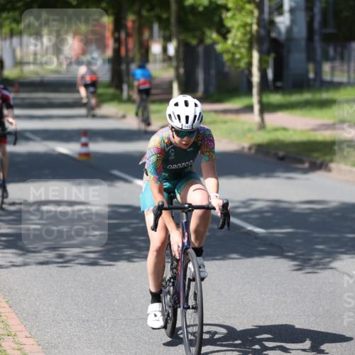 10.08.2025 - GEWOBA Citytriathlon Bremen Yannick Fuchs http://msf.ph/oto/8548057 10.08.2025 13:10:14 Radfahren 642, 752, 763, 776, 919, 922, 947, 1037 meine-sportfotos.de