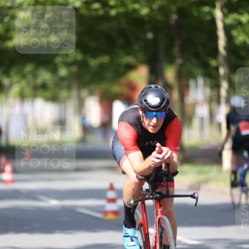 10.08.2025 - GEWOBA Citytriathlon Bremen Yannick Fuchs http://msf.ph/oto/8548058 10.08.2025 12:12:43 Radfahren 640, 692, 769, 771, 851, 884, 885, 1012 meine-sportfotos.de