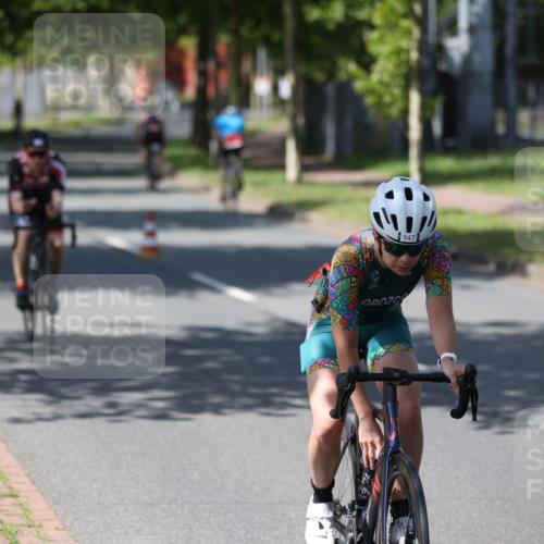 10.08.2025 - GEWOBA Citytriathlon Bremen Yannick Fuchs http://msf.ph/oto/8548060 10.08.2025 13:10:15 Radfahren 642, 752, 763, 776, 919, 922, 947, 1037 meine-sportfotos.de