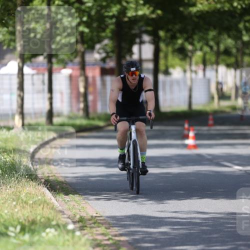 10.08.2025 - GEWOBA Citytriathlon Bremen Yannick Fuchs http://msf.ph/oto/8548061 10.08.2025 12:12:44 Radfahren 640, 692, 769, 771, 851, 884, 885, 1012 meine-sportfotos.de