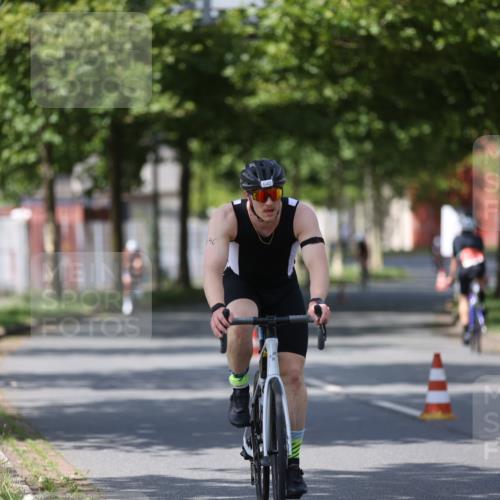 10.08.2025 - GEWOBA Citytriathlon Bremen Yannick Fuchs http://msf.ph/oto/8548073 10.08.2025 12:12:44 Radfahren 640, 692, 769, 771, 851, 884, 885, 1012 meine-sportfotos.de