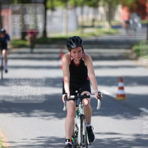10.08.2025 - GEWOBA Citytriathlon Bremen Yannick Fuchs http://msf.ph/oto/8548086 10.08.2025 13:10:24 Radfahren 752, 763, 776, 919, 922, 947, 956, 1037 meine-sportfotos.de
