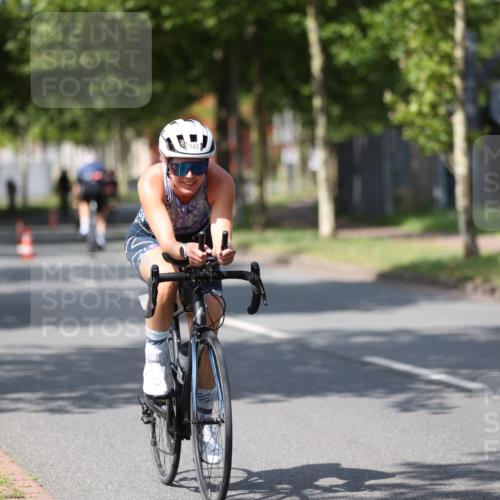 10.08.2025 - GEWOBA Citytriathlon Bremen Yannick Fuchs http://msf.ph/oto/8548087 10.08.2025 12:12:51 Radfahren 640, 675, 692, 745, 767, 771, 851, 884, 885, 960 meine-sportfotos.de