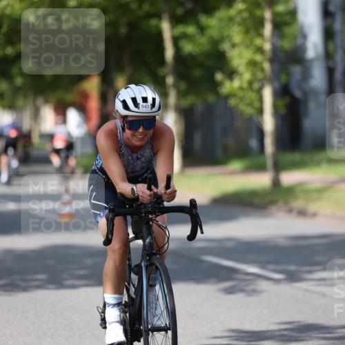 10.08.2025 - GEWOBA Citytriathlon Bremen Yannick Fuchs http://msf.ph/oto/8548090 10.08.2025 12:12:51 Radfahren 640, 675, 692, 745, 767, 771, 851, 884, 885, 960 meine-sportfotos.de