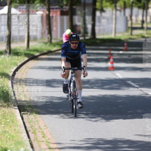 10.08.2025 - GEWOBA Citytriathlon Bremen Yannick Fuchs http://msf.ph/oto/8548093 10.08.2025 13:10:26 Radfahren 722, 752, 763, 776, 833, 872, 891, 922, 947, 956 meine-sportfotos.de