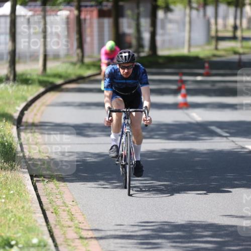 10.08.2025 - GEWOBA Citytriathlon Bremen Yannick Fuchs http://msf.ph/oto/8548095 10.08.2025 13:10:26 Radfahren 722, 752, 763, 776, 833, 872, 891, 922, 947, 956 meine-sportfotos.de
