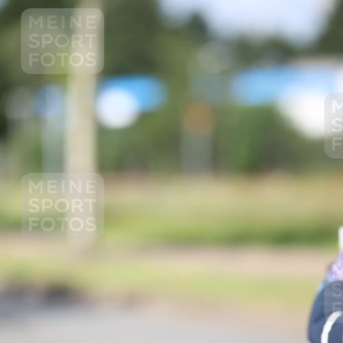 10.08.2025 - GEWOBA Citytriathlon Bremen Yannick Fuchs http://msf.ph/oto/8548097 10.08.2025 12:12:52 Radfahren 640, 675, 692, 745, 767, 771, 851, 884, 885, 960 meine-sportfotos.de