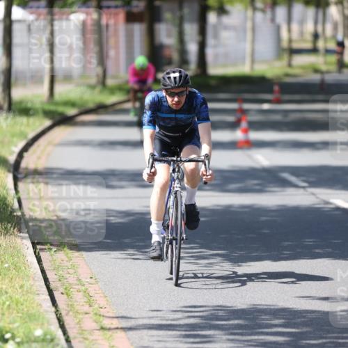 10.08.2025 - GEWOBA Citytriathlon Bremen Yannick Fuchs http://msf.ph/oto/8548098 10.08.2025 13:10:26 Radfahren 722, 752, 763, 776, 833, 872, 891, 922, 947, 956 meine-sportfotos.de