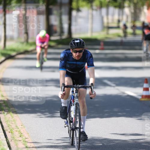 10.08.2025 - GEWOBA Citytriathlon Bremen Yannick Fuchs http://msf.ph/oto/8548099 10.08.2025 13:10:27 Radfahren 722, 752, 763, 776, 833, 834, 872, 891, 922, 947, 956 meine-sportfotos.de