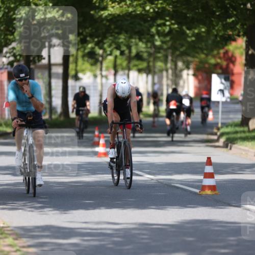 10.08.2025 - GEWOBA Citytriathlon Bremen Yannick Fuchs http://msf.ph/oto/8548101 10.08.2025 12:12:53 Radfahren 640, 675, 745, 767, 771, 851, 884, 885, 960 meine-sportfotos.de
