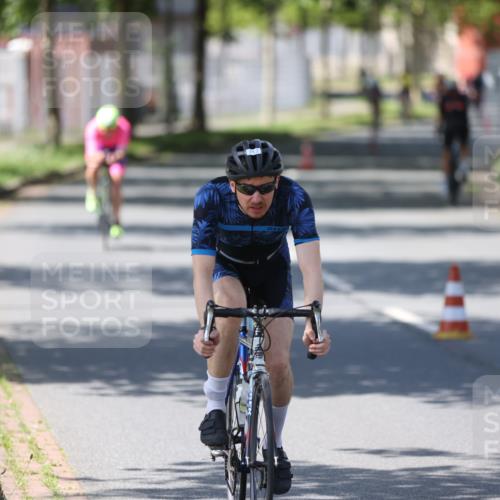 10.08.2025 - GEWOBA Citytriathlon Bremen Yannick Fuchs http://msf.ph/oto/8548102 10.08.2025 13:10:27 Radfahren 722, 752, 763, 776, 833, 834, 872, 891, 922, 947, 956 meine-sportfotos.de