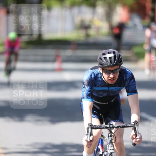 10.08.2025 - GEWOBA Citytriathlon Bremen Yannick Fuchs http://msf.ph/oto/8548106 10.08.2025 13:10:27 Radfahren 722, 752, 763, 776, 833, 834, 872, 891, 922, 947, 956 meine-sportfotos.de