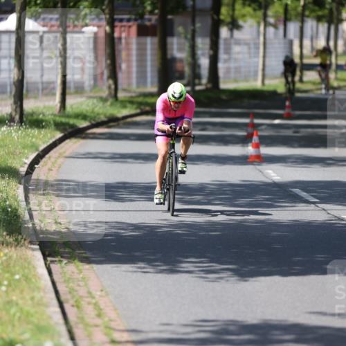 10.08.2025 - GEWOBA Citytriathlon Bremen Yannick Fuchs http://msf.ph/oto/8548107 10.08.2025 13:10:28 Radfahren 722, 752, 763, 776, 833, 834, 872, 891, 922, 956 meine-sportfotos.de