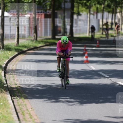 10.08.2025 - GEWOBA Citytriathlon Bremen Yannick Fuchs http://msf.ph/oto/8548112 10.08.2025 13:10:28 Radfahren 722, 752, 763, 776, 833, 834, 872, 891, 922, 956 meine-sportfotos.de