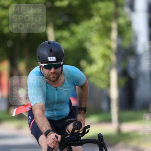 10.08.2025 - GEWOBA Citytriathlon Bremen Yannick Fuchs http://msf.ph/oto/8548115 10.08.2025 12:12:55 Radfahren 640, 675, 745, 767, 771, 884, 885, 960 meine-sportfotos.de