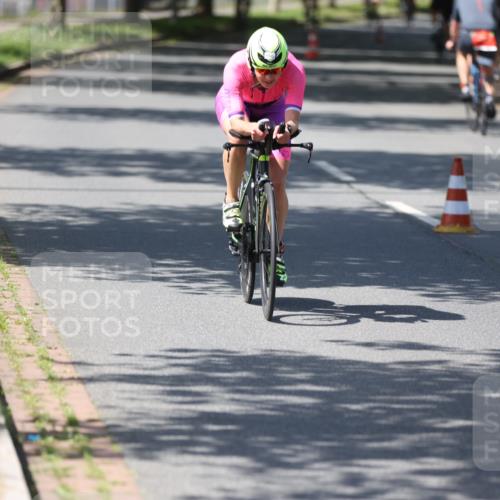 10.08.2025 - GEWOBA Citytriathlon Bremen Yannick Fuchs http://msf.ph/oto/8548117 10.08.2025 13:10:29 Radfahren 722, 752, 763, 776, 833, 834, 872, 891, 922, 956 meine-sportfotos.de
