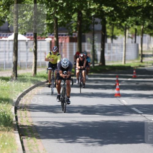 10.08.2025 - GEWOBA Citytriathlon Bremen Yannick Fuchs http://msf.ph/oto/8548119 10.08.2025 13:10:34 Radfahren 722, 752, 833, 834, 872, 891, 956, 1031 meine-sportfotos.de