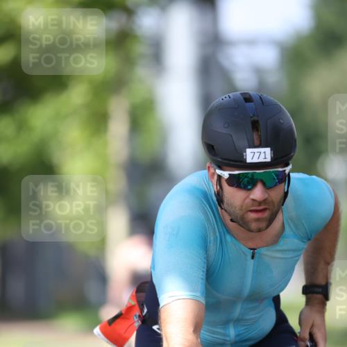 10.08.2025 - GEWOBA Citytriathlon Bremen Yannick Fuchs http://msf.ph/oto/8548120 10.08.2025 12:12:55 Radfahren 640, 675, 745, 767, 771, 884, 885, 960 meine-sportfotos.de
