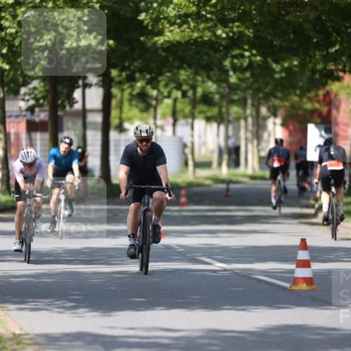 10.08.2025 - GEWOBA Citytriathlon Bremen Yannick Fuchs http://msf.ph/oto/8548122 10.08.2025 12:12:56 Radfahren 640, 675, 745, 767, 771, 884, 885, 960 meine-sportfotos.de