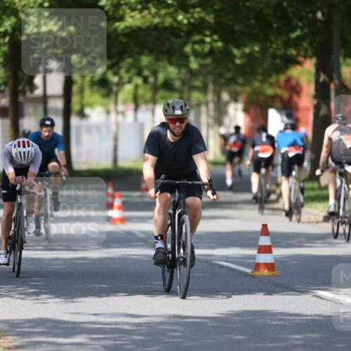10.08.2025 - GEWOBA Citytriathlon Bremen Yannick Fuchs http://msf.ph/oto/8548124 10.08.2025 12:12:57 Radfahren 640, 675, 745, 767, 771, 884, 885, 960 meine-sportfotos.de