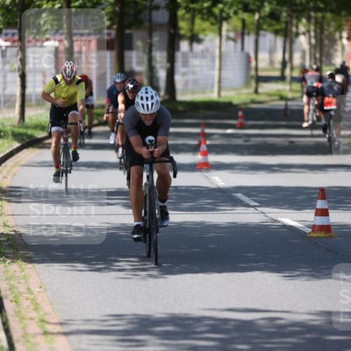 10.08.2025 - GEWOBA Citytriathlon Bremen Yannick Fuchs http://msf.ph/oto/8548127 10.08.2025 13:10:35 Radfahren 722, 752, 833, 834, 872, 891, 935, 956, 1031 meine-sportfotos.de