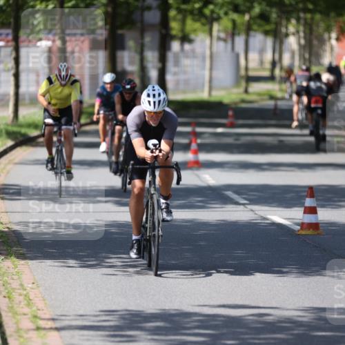 10.08.2025 - GEWOBA Citytriathlon Bremen Yannick Fuchs http://msf.ph/oto/8548129 10.08.2025 13:10:36 Radfahren 722, 752, 833, 834, 872, 891, 935, 956, 1031 meine-sportfotos.de