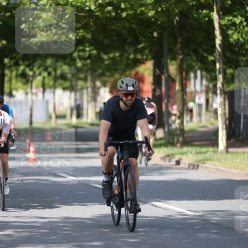 10.08.2025 - GEWOBA Citytriathlon Bremen Yannick Fuchs http://msf.ph/oto/8548130 10.08.2025 12:12:57 Radfahren 640, 675, 745, 767, 771, 884, 885, 960 meine-sportfotos.de
