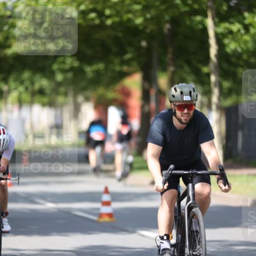 10.08.2025 - GEWOBA Citytriathlon Bremen Yannick Fuchs http://msf.ph/oto/8548133 10.08.2025 12:12:58 Radfahren 640, 675, 745, 767, 771, 884, 885, 960 meine-sportfotos.de