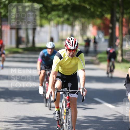 10.08.2025 - GEWOBA Citytriathlon Bremen Yannick Fuchs http://msf.ph/oto/8548145 10.08.2025 13:10:38 Radfahren 722, 752, 833, 834, 858, 872, 891, 935, 956, 1031 meine-sportfotos.de