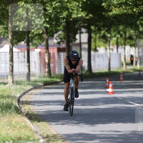 10.08.2025 - GEWOBA Citytriathlon Bremen Yannick Fuchs http://msf.ph/oto/8548151 10.08.2025 12:13:01 Radfahren 675, 745, 767, 771, 884, 960 meine-sportfotos.de