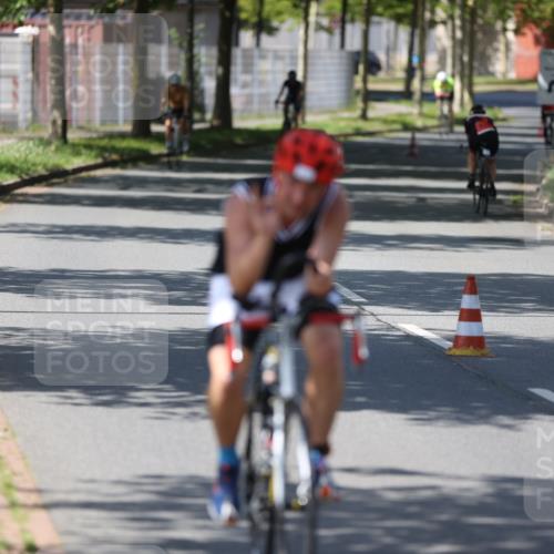 10.08.2025 - GEWOBA Citytriathlon Bremen Yannick Fuchs http://msf.ph/oto/8548154 10.08.2025 13:10:40 Radfahren 722, 833, 834, 858, 872, 891, 935, 956, 1031 meine-sportfotos.de