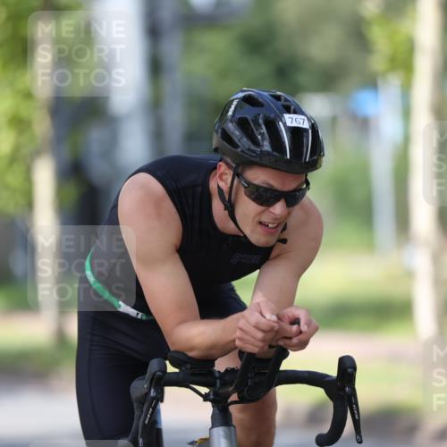 10.08.2025 - GEWOBA Citytriathlon Bremen Yannick Fuchs http://msf.ph/oto/8548165 10.08.2025 12:13:03 Radfahren 675, 745, 760, 767, 771, 884, 960, 1013 meine-sportfotos.de