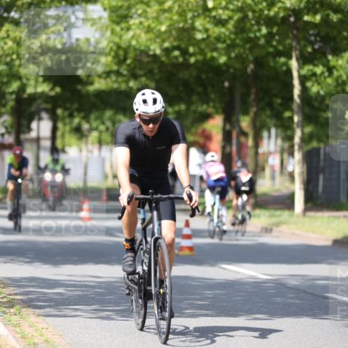 10.08.2025 - GEWOBA Citytriathlon Bremen Yannick Fuchs http://msf.ph/oto/8548169 10.08.2025 12:13:12 Radfahren 675, 745, 760, 767, 1013, 1026 meine-sportfotos.de