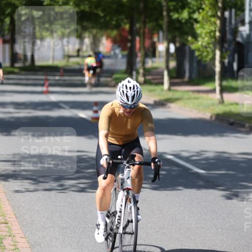 10.08.2025 - GEWOBA Citytriathlon Bremen Yannick Fuchs http://msf.ph/oto/8548170 10.08.2025 13:10:48 Radfahren 722, 833, 834, 858, 872, 891, 935, 1031 meine-sportfotos.de
