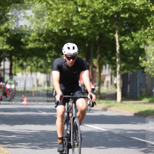 10.08.2025 - GEWOBA Citytriathlon Bremen Yannick Fuchs http://msf.ph/oto/8548172 10.08.2025 12:13:13 Radfahren 675, 760, 767, 1013, 1026 meine-sportfotos.de