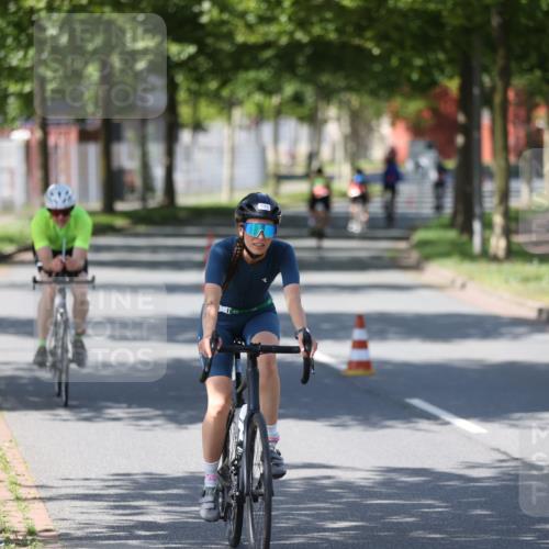 10.08.2025 - GEWOBA Citytriathlon Bremen Yannick Fuchs http://msf.ph/oto/8548183 10.08.2025 13:10:50 Radfahren 722, 833, 834, 858, 872, 891, 935, 1031 meine-sportfotos.de